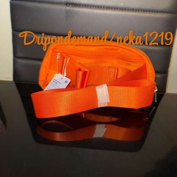 Lululemon Everywhere Belt Bag 1L- Orange Flash - Picture 4 of 9